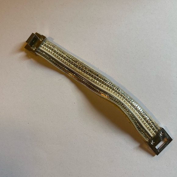 Elegant Gold and Silver Beaded Bracelet - Picture 5 of 9